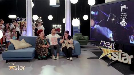 Lacrimi și emoție la Next Star! Alex Grama își revede mama plecată în Anglia să muncească