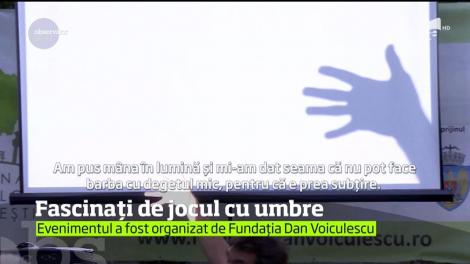 Cu tabletele şi telefoanele puse deoparte, sumedenie de micuți s-au distrat ca înainte de era digitalizării, în Grădina Valorilor Româneşti din Parcul Lumea Copiilor
