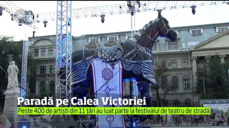 Centrul Bucureştiului a fost luat cu asalt de peste 400 de artişti la cel mai mare festival de teatru de stradă din România