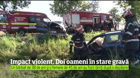 Impact violent în apropiere de comuna Roma, din judeţul Botoşani. Doi oameni sunt în stare gravă