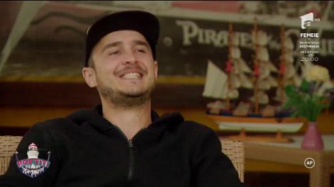 Surorile Cheeky Girls, puse să curețe pește, în Vama Veche: „Mie mi se face rău. E așa scârbos!”