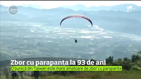 O bunică de 93 de ani a devenit cea mai vârstnică practicantă a zborului cu parapanta, cel puţin în Insula Taiwan