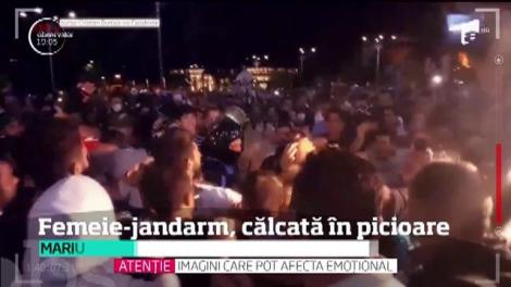 Femeia-jandarm, bătută cu bestialitate în Piaţa Victoriei