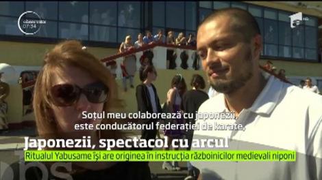 Imagini spectaculoase la hipodromul din Moscova, la o demonstraţie de măiestrie într-o străveche artă marţială japoneză: tirul cu arcul din goana calului