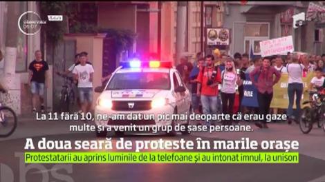 Protestele au continuat şi &icirc;n ţară! Zeci de mii de oameni au scandat pe străzile din marile oraşe!