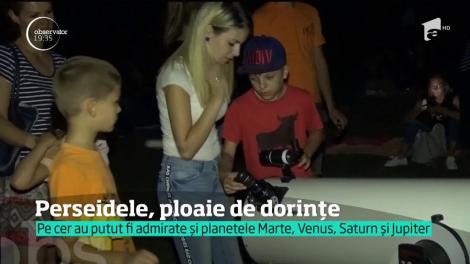 Rom&acirc;nii stau &icirc;n aceste nopţi cu ochii pe cer. Perseidele au cea mai bună vizibilizate la mijlocul lunii august