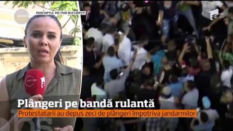 Dosarul penal ce vizează violenţele de vineri seară, din Piaţa Victoriei, se îngroaşă. 36 de plângeri au fost depuse doar până acum la Parchetul Militar