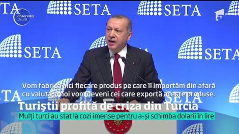 Turcia a devenit raiul turiştilor pasionaţi de cumpărături, după prăbuşirea istorică a lirei