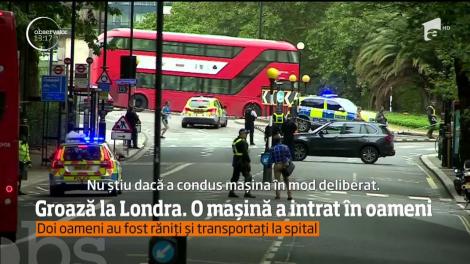 Teroare în centrul Londrei. Un individ a intrat cu maşina, în plin, în câţiva pietoni, în apropiere de Palatul Westminster, sub privirile îngrozite ale martorilor