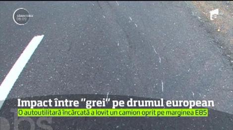 Accident între "grei" în Buzău, pe una dintre cele mai aglomerate şosele din ţară, drumul european E85