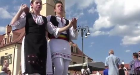 A fost petrecere mare în Piaţa Sfatului din Braşov
