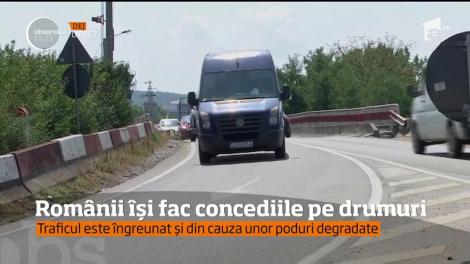 Este furnicar pe şoselele din ţară şi nu doar pentru că e perioada concediilor