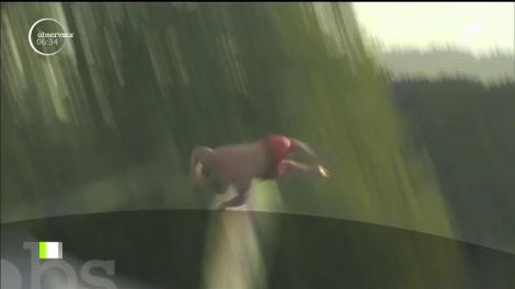 Cei mai neînfricaţi tineri înotători din Norvegia au participat la "Saltul Mortal"