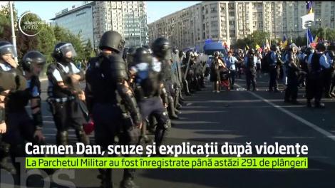 Jandarmii au acţionat defensiv în Piaţa Victoriei, încă de la începutul protestelor. Este una din concluziile raportului prezentat de ministrul de interne, Carmen Dan