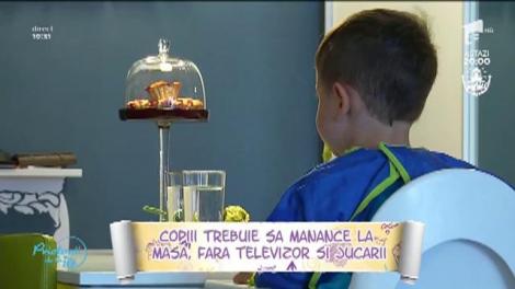 Copilul tău face mofturi la masă?! Specialiştii te învaţă cum să scapi de această problemă: "Dacă mama zâmbeşte, micuţul tinde să mănânce mai bine"