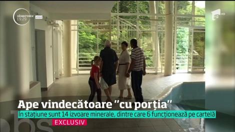 La Băile Olăneşti, apele vindecătoare sunt cu porţia. Bazinul public din staţiune s-a &icirc;nchis