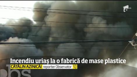 Incendiu uriaș la o fabrică de mase plastice