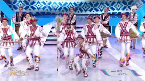 Andrei Ileanu, dans popular alături de Ansamblul Doina Bascovului