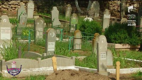 Nea Mărin și Cruduța, peripeții uriașe în cimitir! „Asta e belea, fiți atenți ce craci are”