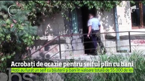 Spargere ca în filme într-un apartament din Drobeta Turnu Severin. 4 hoţi au furat bijuterii şi zece mii de euro