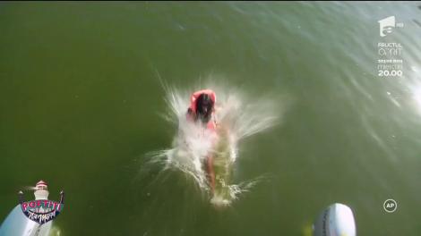 Daniela Crudu, împinsă din barcă de către Nea Mărin: "Hai să facem poză ca în Titanic"