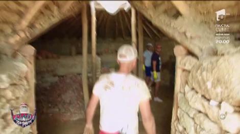 Daniela Crudu este tăvălită în pământ de Nea Mărin. În lupta celor doi, Cosmin Seleși este accidentat