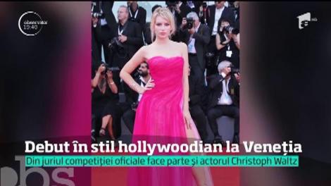 Debutul festivalului de film de la Veneţia a stat sub semnul feminităţii. Rozul a fost, în mare măsură, culoarea purtată de actriţe pe covorul roşu