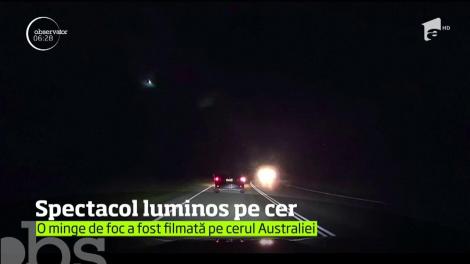 Spectacol luminos pe cer
