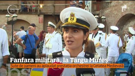 Localnicii din Târgu Mureș au participat pentru prima dată la concertul Fanfarei Militare, organizat la Cetatea Medievală din oraş