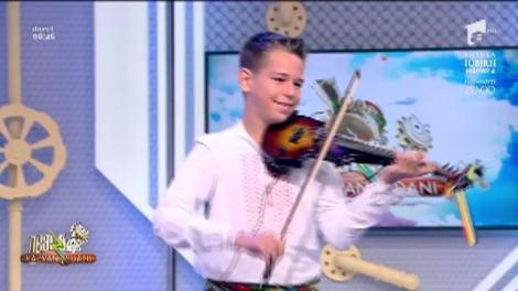 Rareș Mihai Florescu cântă, la Neatza, un colaj de piese la vioară