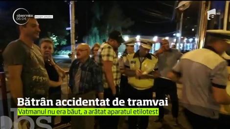 Un bătrân de 80 de ani, din Iași, a fost lovit în plin de un tramvai