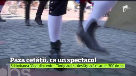 Ceremonia schimbului de gardă atrage turiştii în Londra de secole. Iar lecţia au învăţat-o şi românii, care aduc acum la viaţă o tradiţie similară