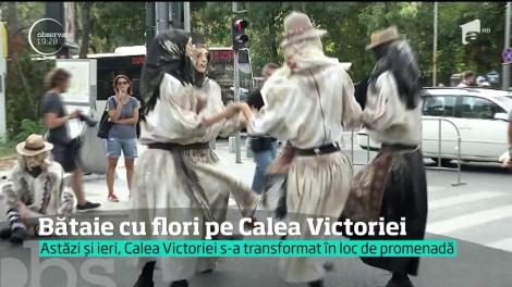 Bătaie cu flori pe Calea Victoriei! Strada din inima Capitalei a redevenit ceea ce era în urmă cu 100 de ani