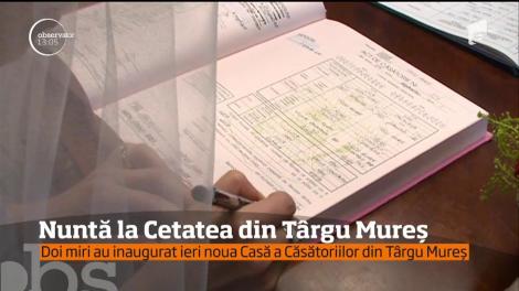 Nuntă la Cetatea din Târgu Mureș! Doi miri au inaugurat noua Casă a Căsătoriilor