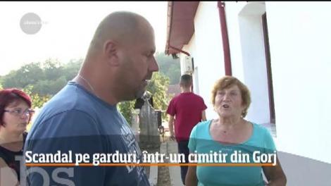 Scandal pe garduri, într-un cimitir din Gorj