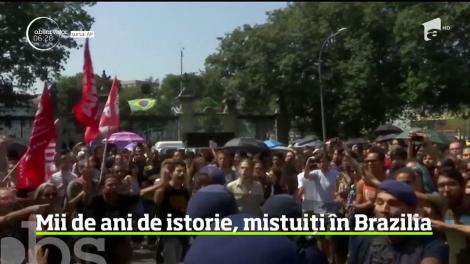 Brazilienii sunt întristaţi, dar mai ales revoltaţi după ce Muzeul Naţional din Rio de Janeiro a fost distrus aproape în totalitate de un incendiu