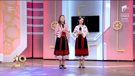 Raluca Burcea și Theo Rose au cântat, la Neatza, piesa ”Mamă dragă, fii voioasă!”