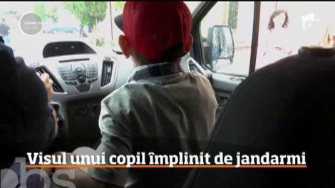 Visul unui copil bolnav a fost îndeplinit de jandarmi