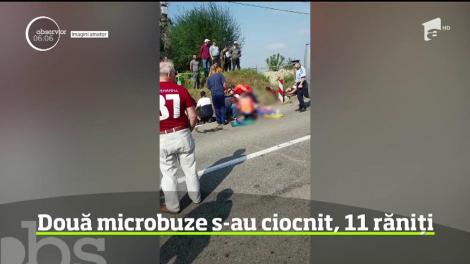 Accident pe Drumul Național 2. Două microbuze s-au ciocnit, 11 răniți