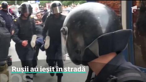 Proteste violente, în marile oraşe din Rusia