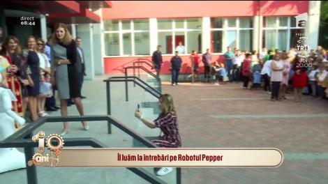 Ceremonia de deschidere a noului an școlar a fost făcută de un...ROBOT!