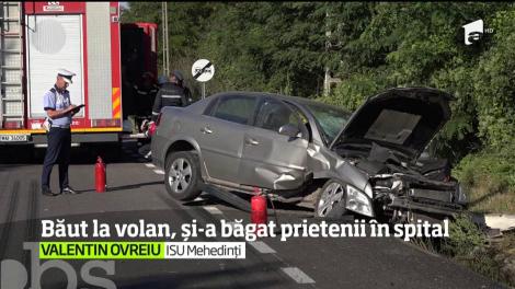 Patru persoane au ajuns la spital după ce maşina în care se aflau a lovit un cap de pod şi s-a răsturnat pe şoseaua care leagă Strehaia de Drobeta Turnu Severin