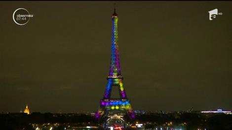 Spectacol de lumini în centrul Parisului