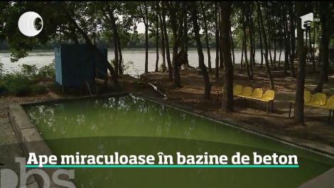Localnicii din Hârşova și-au improvizat propria staţiune termală