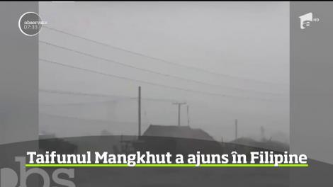 Fenomen meteo extrem în Filipine. "Super-Taifunul" Mangkhut a lovit statul sud-est asiatic cu vânt puternic