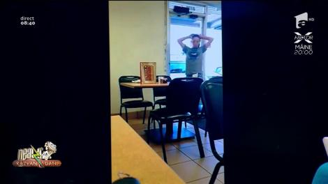 Smiley News! Ospătărița beată, dans involuntar în fața mesei