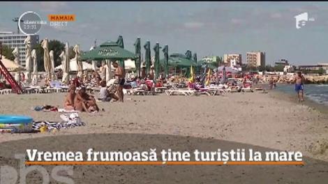 Vremea frumoasă ţine litoralul plin chiar şi la o săptămână după începerea şcolilor