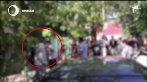 Scene VIOLENTE la un liceu din Bucureşti! Doi elevi au ajuns la spital, după un scandal sângeros!