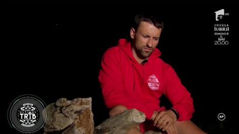 Ultimul Trib. Doi concurenți din tribul Crocodili, mai apropiaţi decât ar trebui? Mircea Zamfir: "Sunt cu ochii pe ei!"