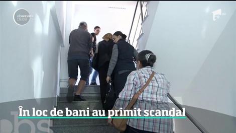 Scandal în faţa sediului Agenţiei Judeţene pentru Plăţi şi Inspecţie Socială din Brașov